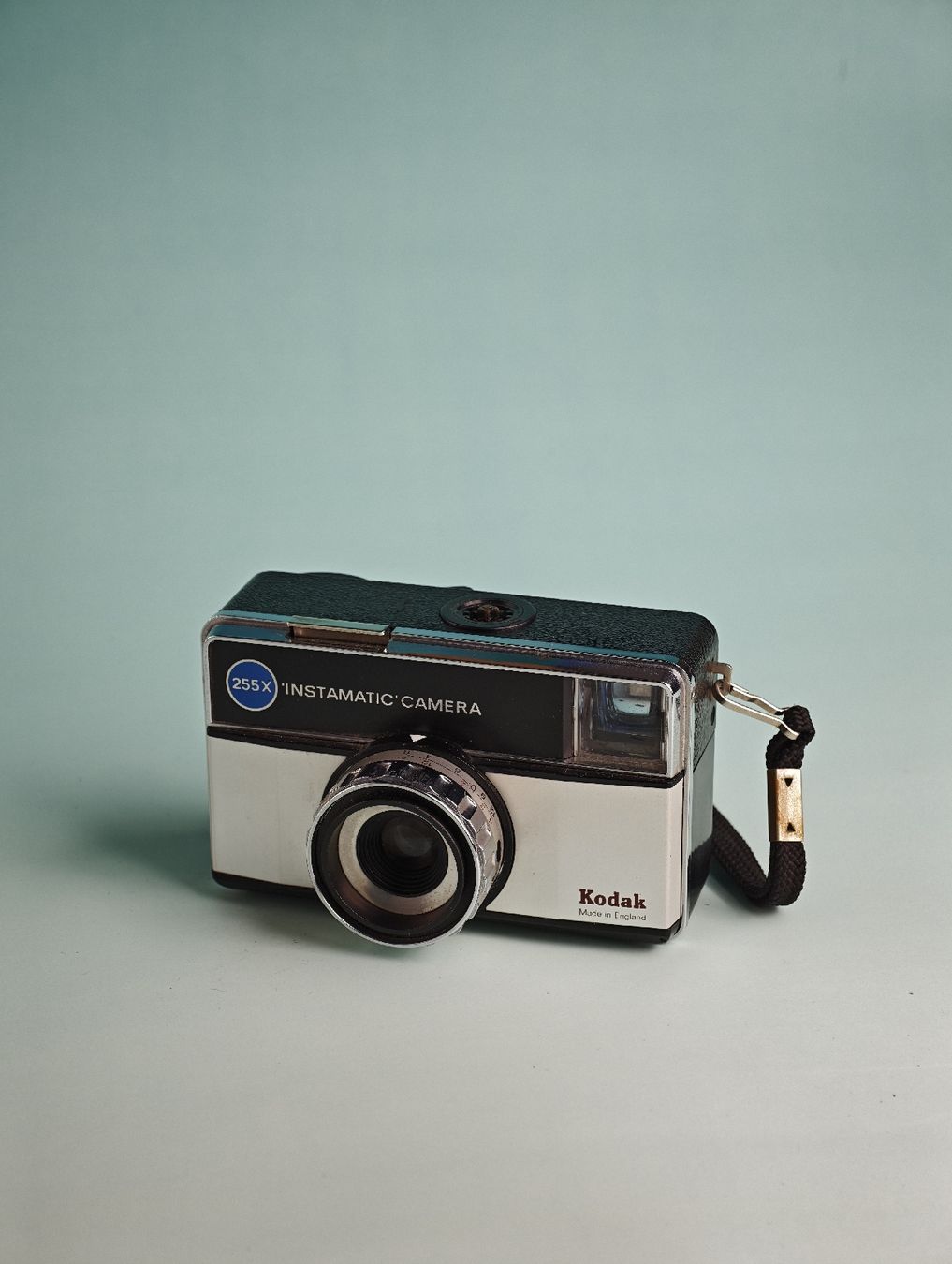 Kodak Fotocamera: Kodak Instamatic 255x – Difettoso da Oron-le-Châtel venduto da max_zg5l