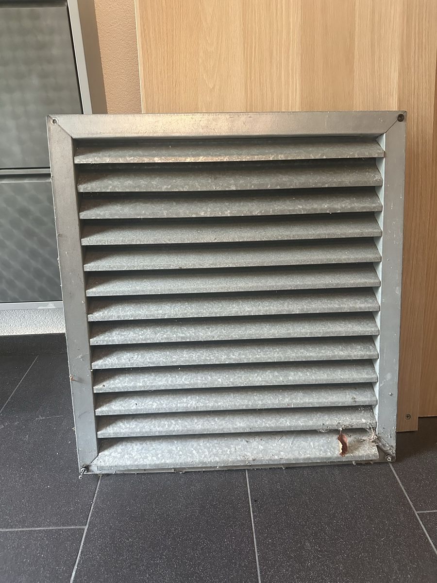 Ventilation: Lüftungsgitter – D'occasion à Grenchen par CaptainDan95