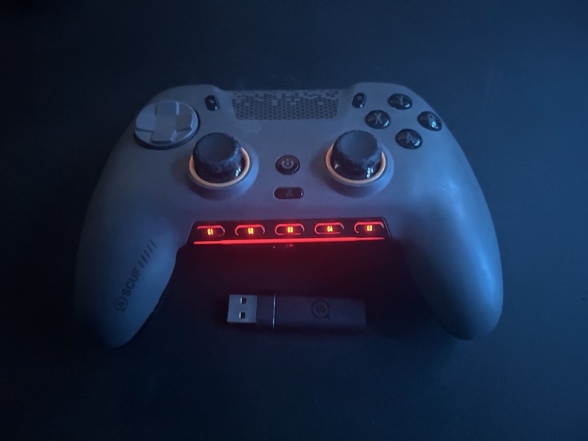 Manettes: Scuf ENVISION PRO V2 wireless controller – D'occasion à Frasnacht par Leonsss 4