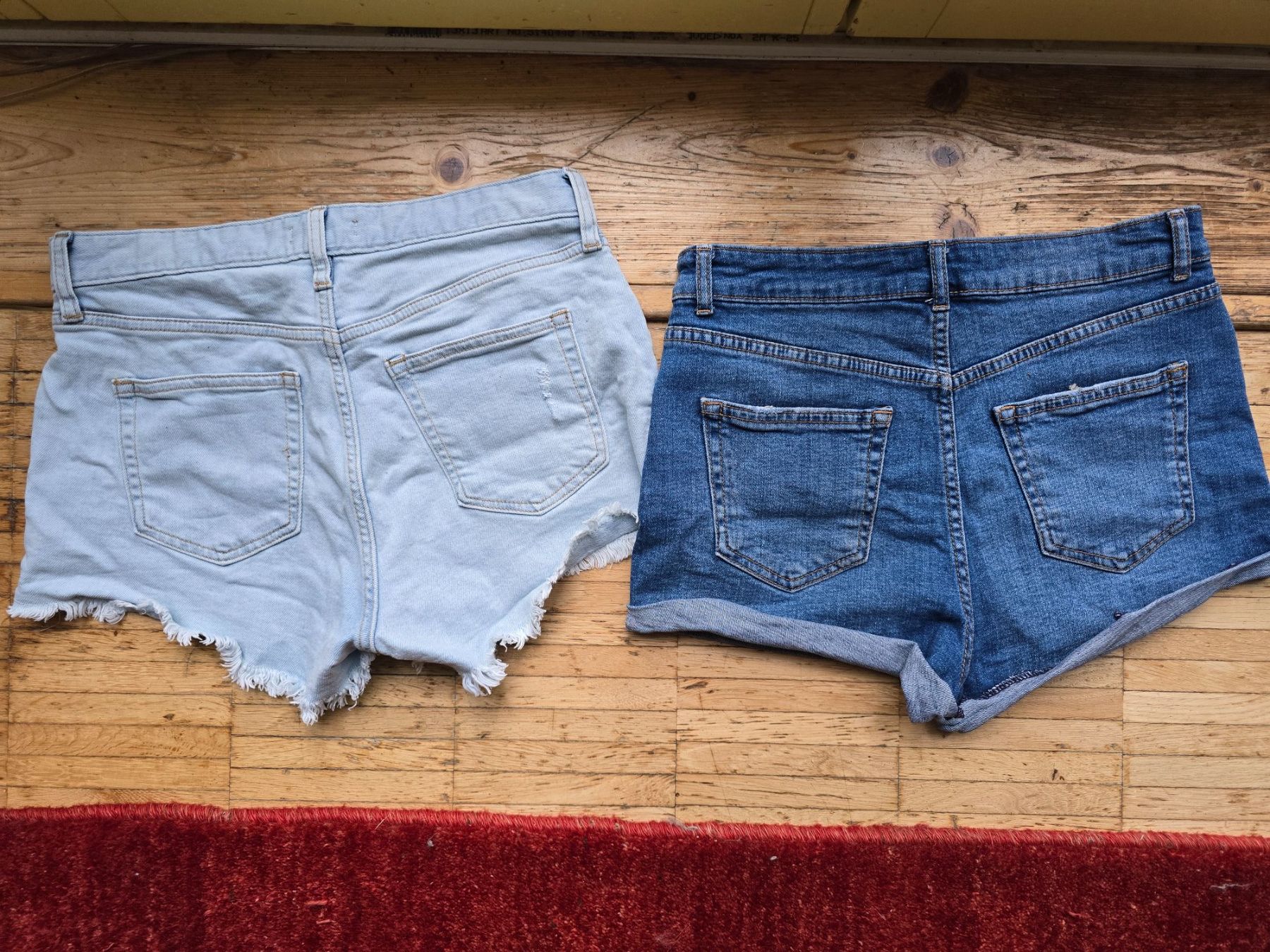H&M Pantaloni: 2 tolle Hotpants in Gr.38 – Usato da Dübendorf venduto da jep76 3