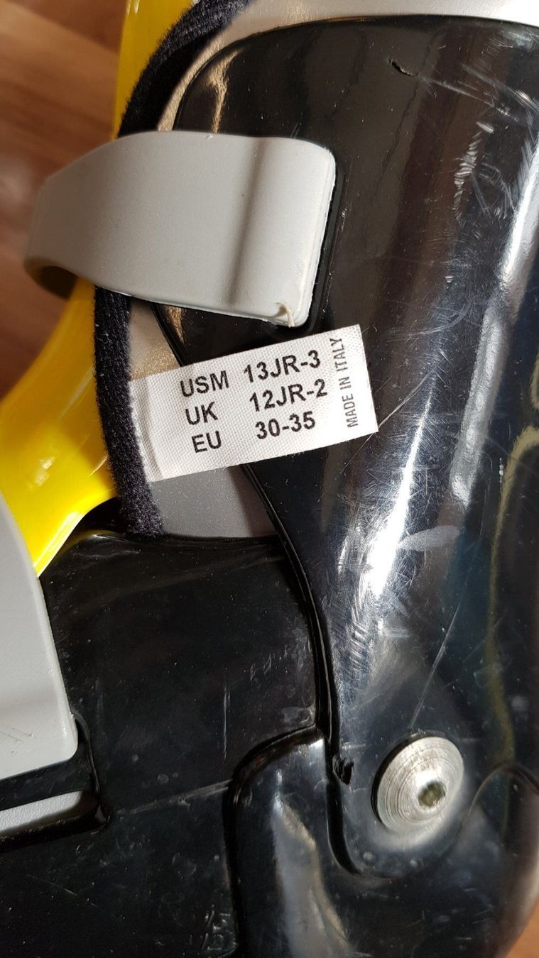 Pattini da ghiaccio: Schlittschuhe schwarz/gelb gr. 30-35 B – Usato da Schwarzenburg venduto da Flamingo07 2