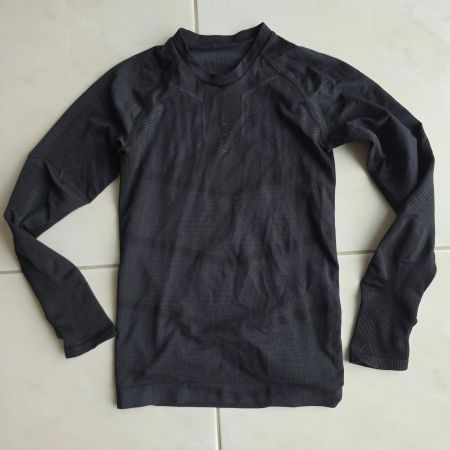 Tolles Thermo Langarm Fussballunterziehshirt Gr.141-150