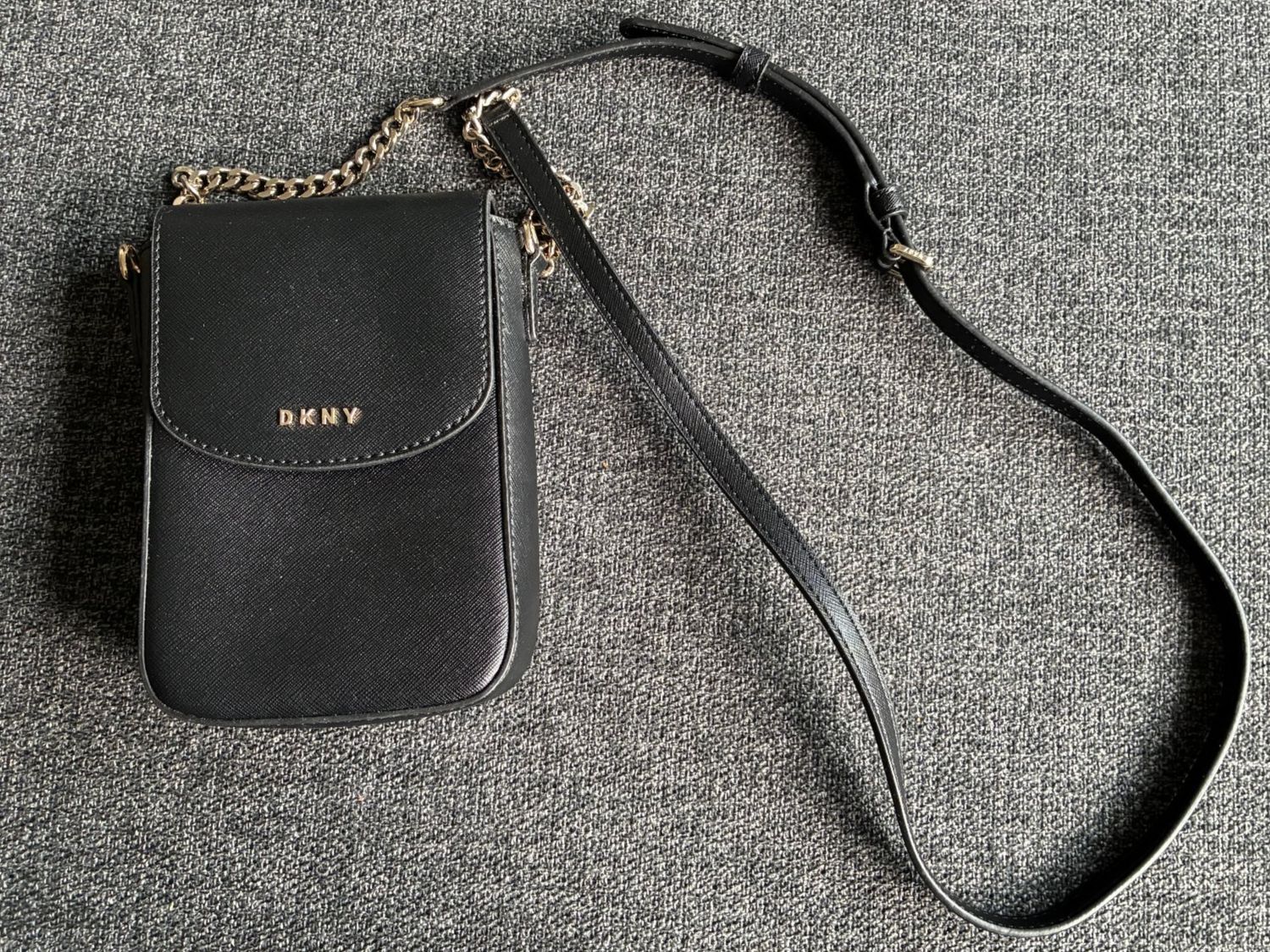 DKNY Taschen für Damen: DKNY Pochette – Neu (gemäss Beschreibung) aus Basel von h4w_h5bq