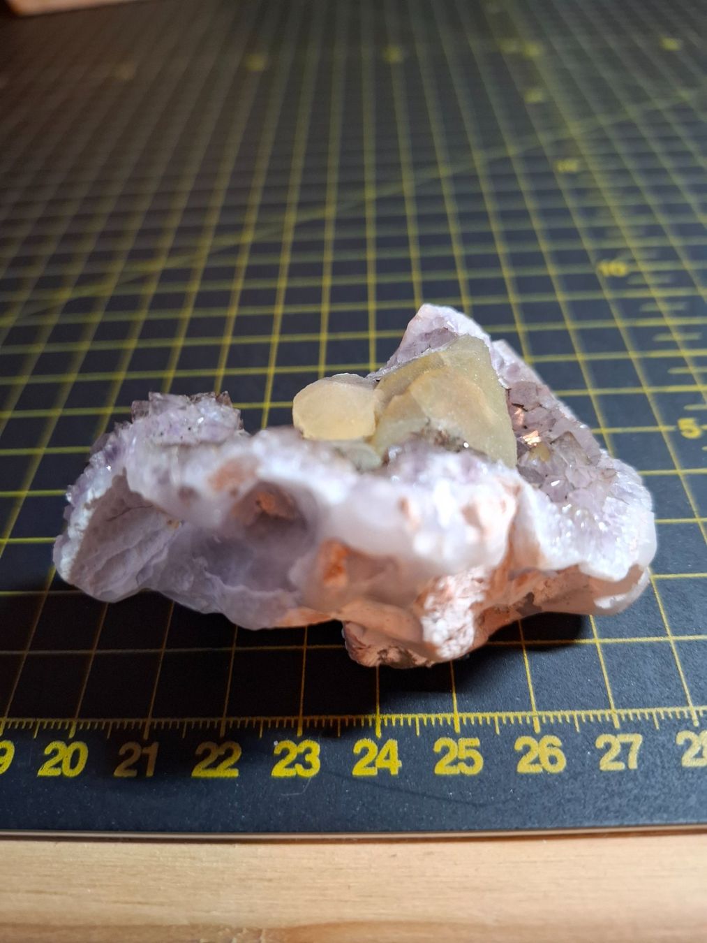Minerali & Pietre curative: Amethyst mit Calcit – Usato da Zwieselberg venduto da Halifaxmendusli 3