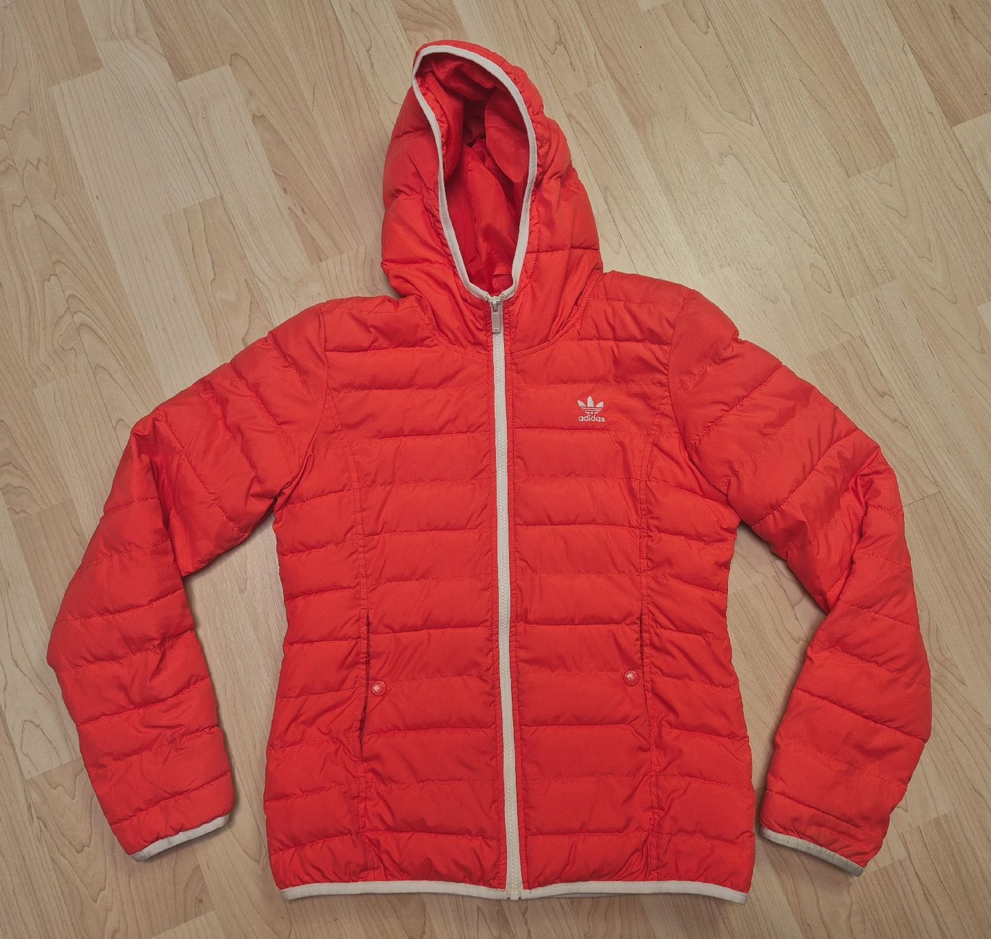 Adidas Giacche: Rare Adidas 2013 Daunenjacke Grösse S – Nuovo (secondo la descrizione) da St. Gallen venduto da CaliSunshine