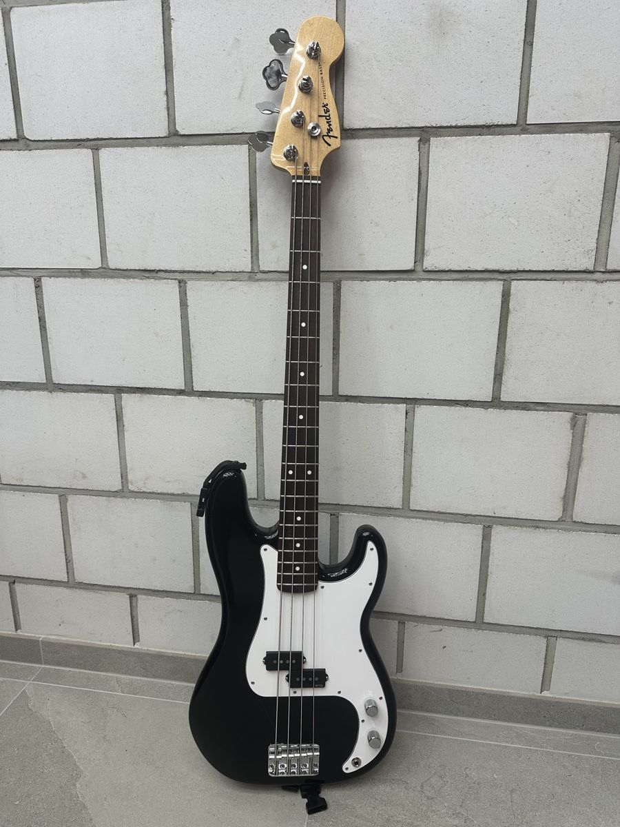 Fender Musikinstrumente: Fender Precision Basse Standard  – Gebraucht aus Pringy von Antoine512ENJ