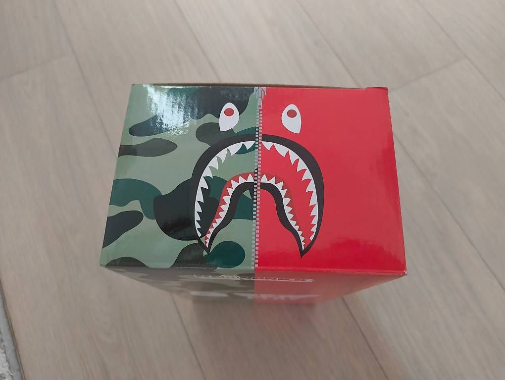 Figuren: Bearbrick A Bathing Ape 1st Camo Shark 400% – Gebraucht aus Luzern von Pokepas 1