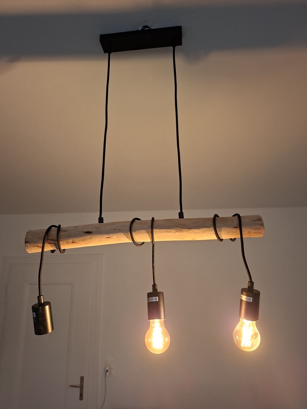 Lampadari & plafoniere: Schöne Deckenleuchte: Rustikale Holz Pendelleuchte – Usato da Zürich venduto da joh_5qf9 2