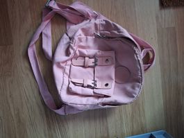Kleiner Rucksack pink mit Aussentasche - guter Zustand