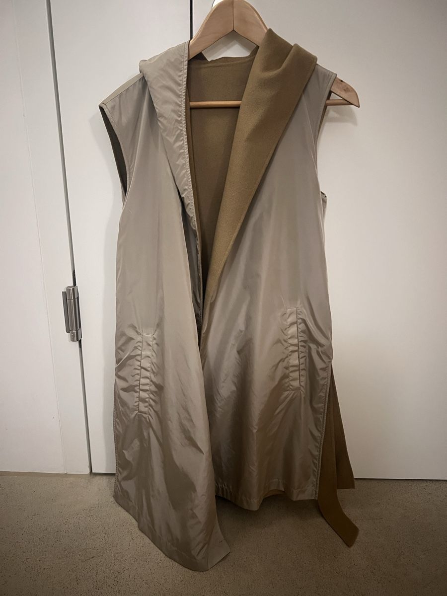 Max Mara Cappotti: WEEKEND MaxMara Ornati Weste Coat Camel Gr 34 – Nuovo (secondo la descrizione) da Ebmatingen venduto da dartim 3