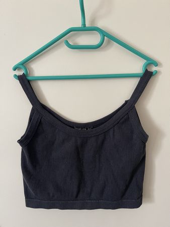 Stradivarius Ripp Crop Top dunkelgrau Grösse M