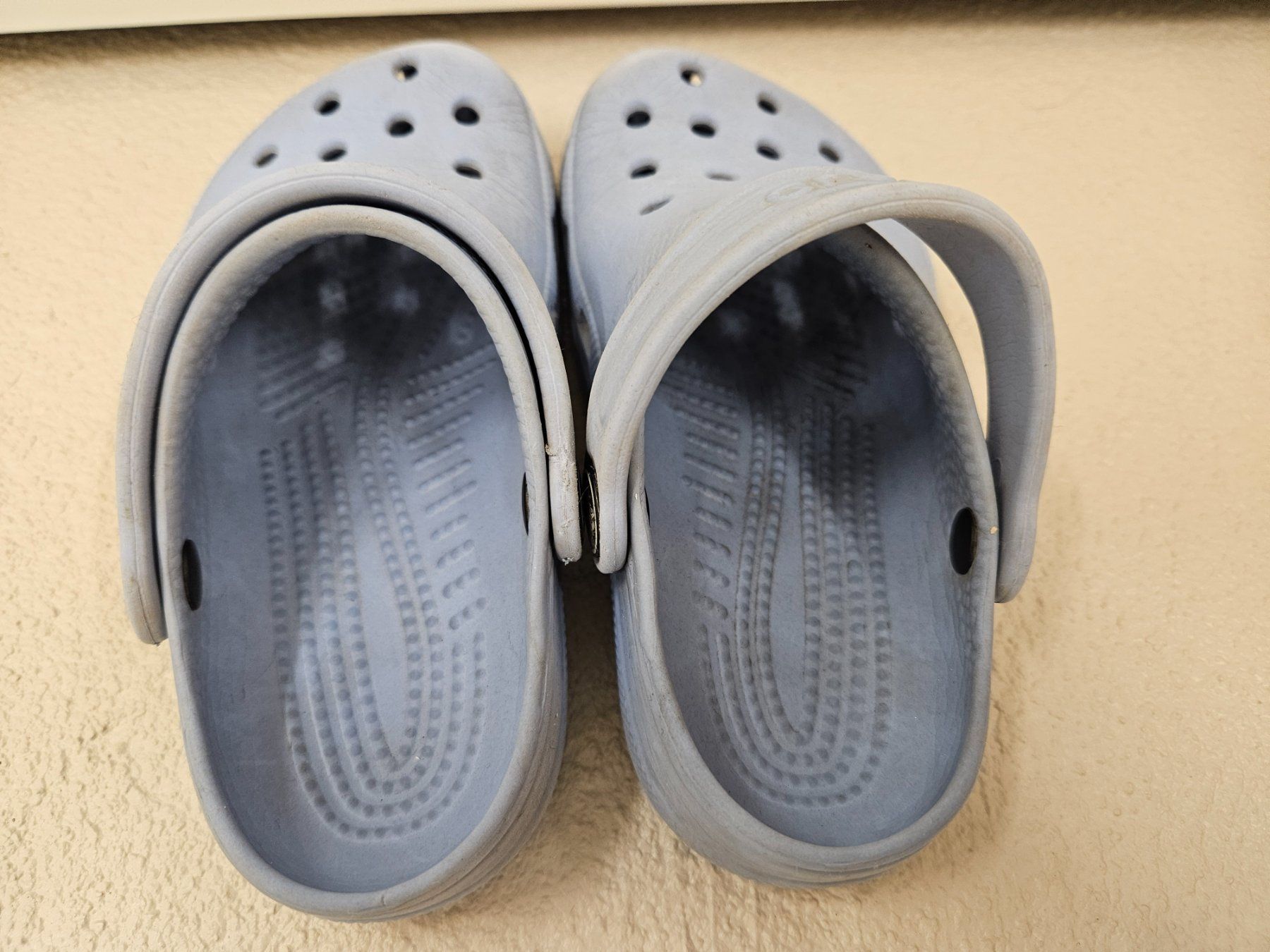 Chaussures garçon: Crocs Gr. 24-26 – D'occasion à Herrliberg par Jummi 2