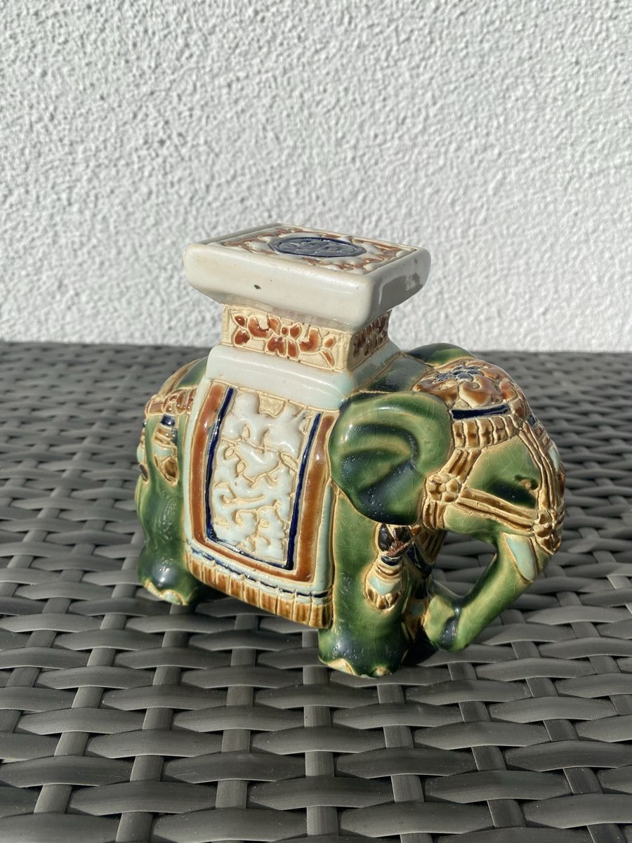 Statuette: Keramik Deko Elefant – Usato da Balsthal venduto da Narulya