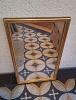 Eleganter, schöner, länglicher Spiegel