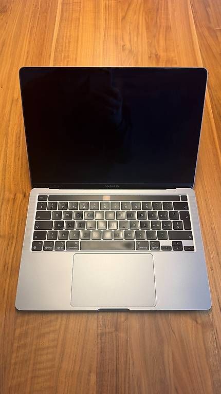 Apple Notebooks: MacBook Pro 13", M1, 500GB < == – Gebraucht aus Zug von Sirrider
