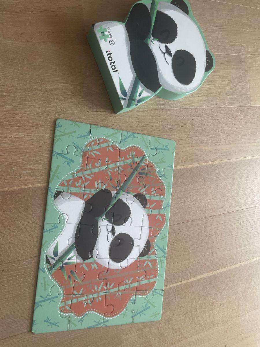 Puzzles: itotal Puzzle 24 pieces Panda Shape Children – Gebraucht aus Vufflens-la-Ville von geraud__ 1