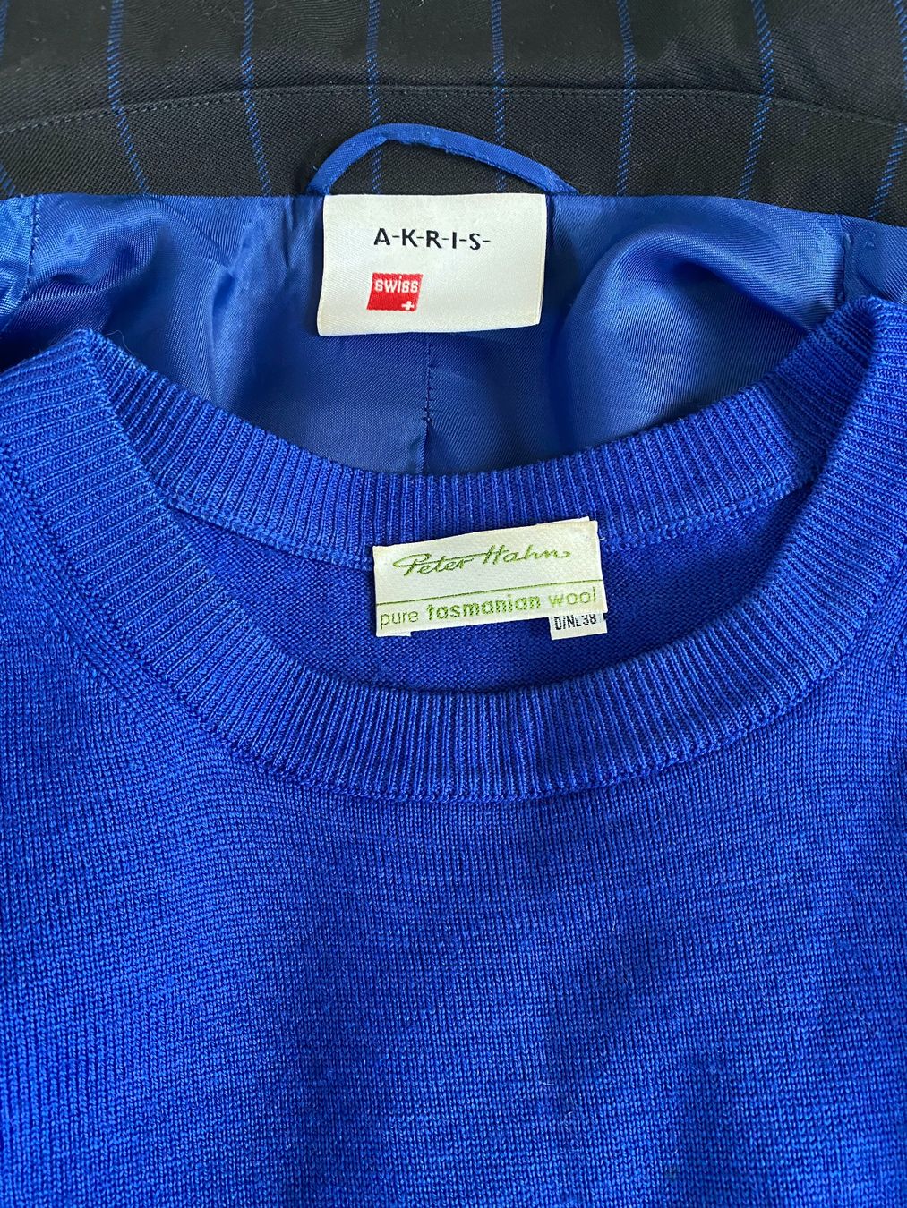 Akris Kleiderpakete: original design wolle set:akris blazer + peter hann pullover – Gebraucht aus Mels von Adnoh 9