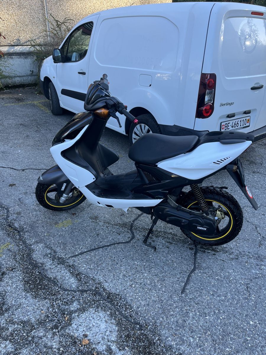Yamaha Scooter: Yamaha YQ 50 Cc  – Difettoso da Biel/Bienne venduto da dhi_l89g 1