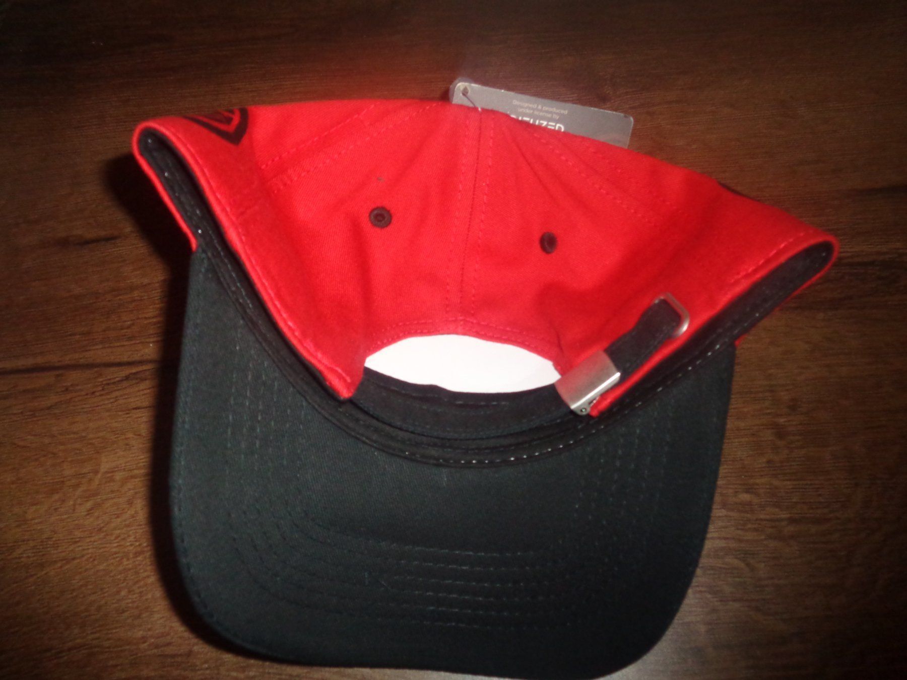 Hüte, Mützen & Caps: Marvel - Winter Soldier - Badge Baseball Cap – Neu und originalverpackt aus Olten von Disc-Ausverkauf 1