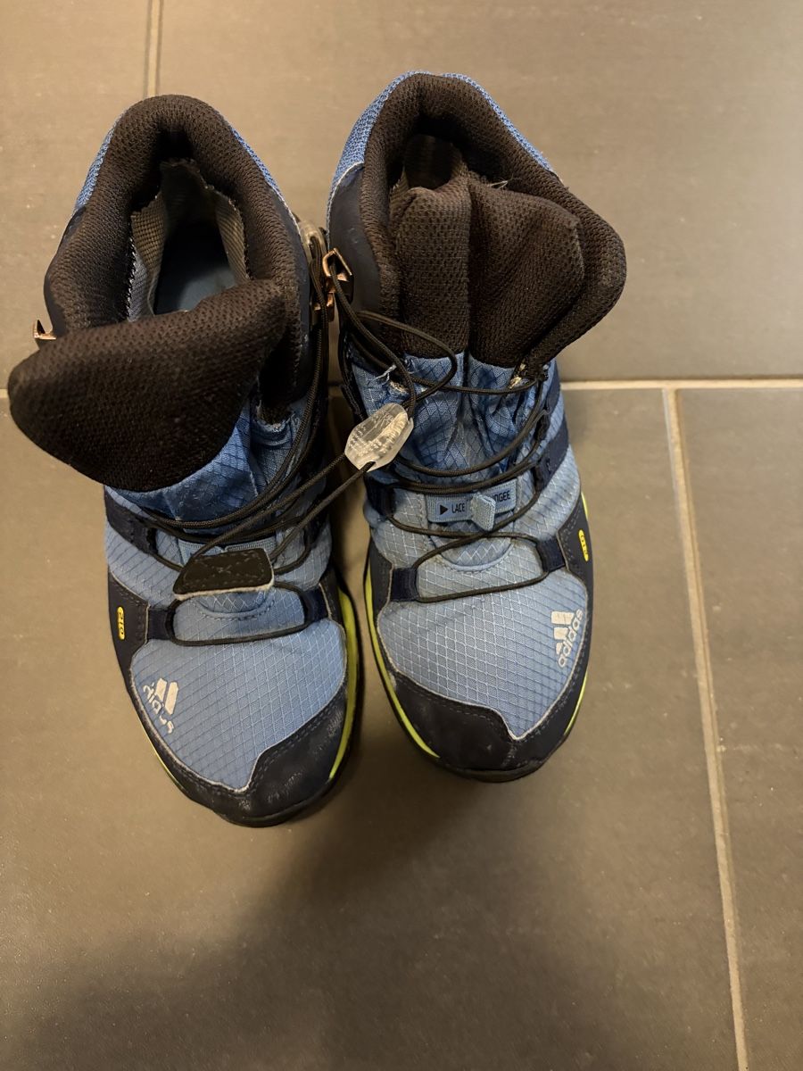 Adidas Chaussures hommes: Wanderschuhe grösse 35 – D'occasion à Pfyn par Tomi270