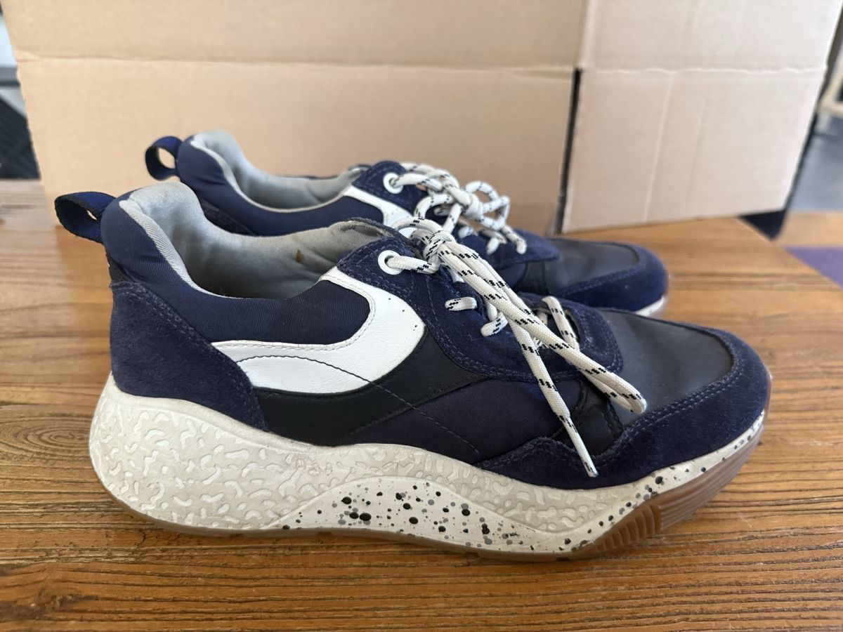 Esprit Damenschuhe: Esprit sneakers. Size 39 – Gebraucht aus Veyrier von EleMast