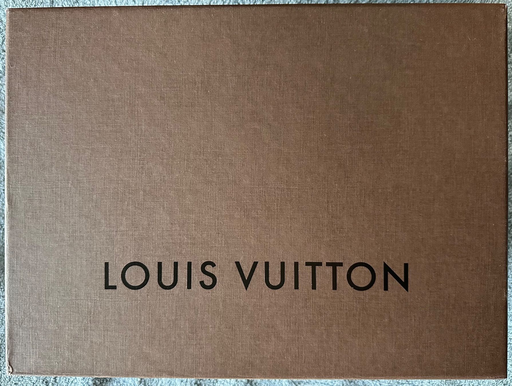Louis Vuitton Altro in Decorazioni & Accessori: Boîte vide Louis Vuitton – Usato da Bouveret venduto da seb_rjx8