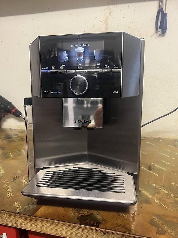 Macchine per caffè & Macchine per espresso: Siemens Q9 plus Connect  S500 – Usato da Adliswil venduto da Claris02