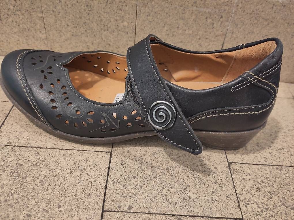 Scarpe da donna: Diverse Damenschuhe  – Usato da Luzern venduto da joh_8ys9 3