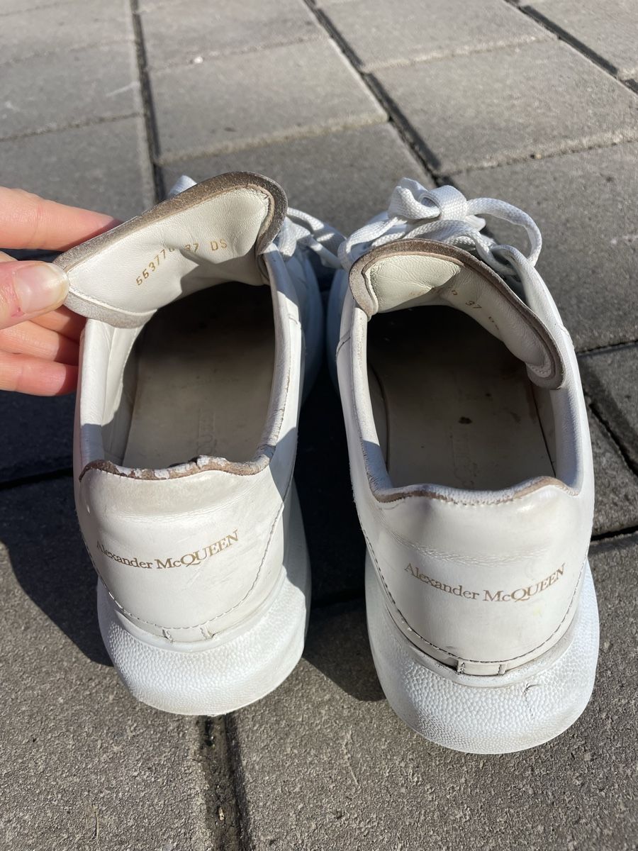 Alexander Mcqueen Scarpe da donna: Alexander McQueen Sneaker weiss Leder Grösse 37 gebraucht – Usato da Riehen venduto da debbiadina 1