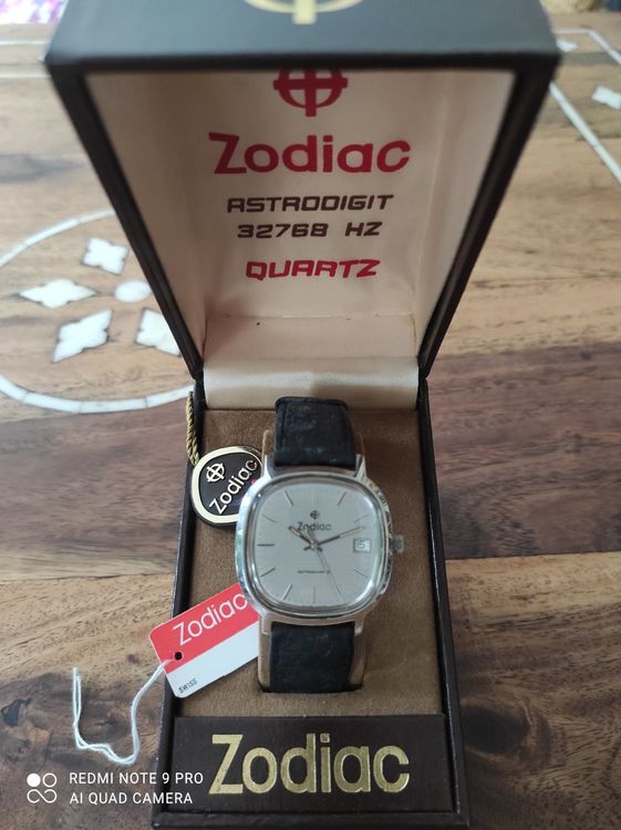 Montre Homme Zodiac Automatique Vintage Années 1970 - Acier Inoxydable, Cadran Jaune, Mouvement Suisse