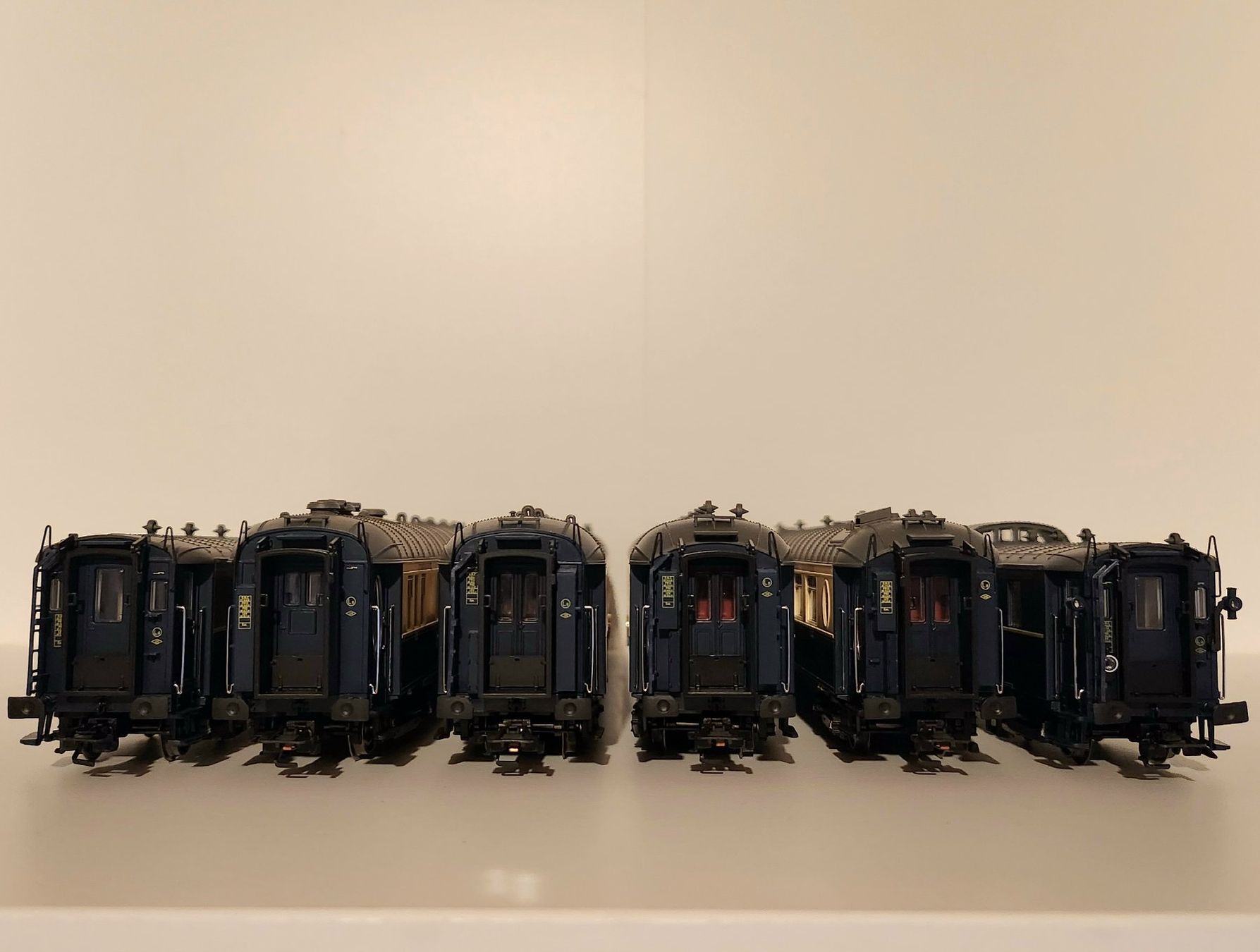 Trix Modellini di ferrovie: Trix Pullmannwagen Set Edelweiss CIWL 6 tlg. H0 – Nuovo (secondo la descrizione) da Wittenwil venduto da ced_q8j7 5