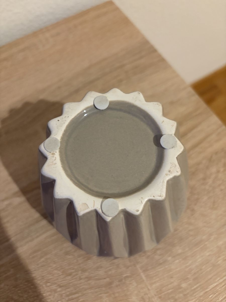 Vasi & Recipienti: Blumenvase grau – Usato da Niederurnen venduto da sel_z2wg 2