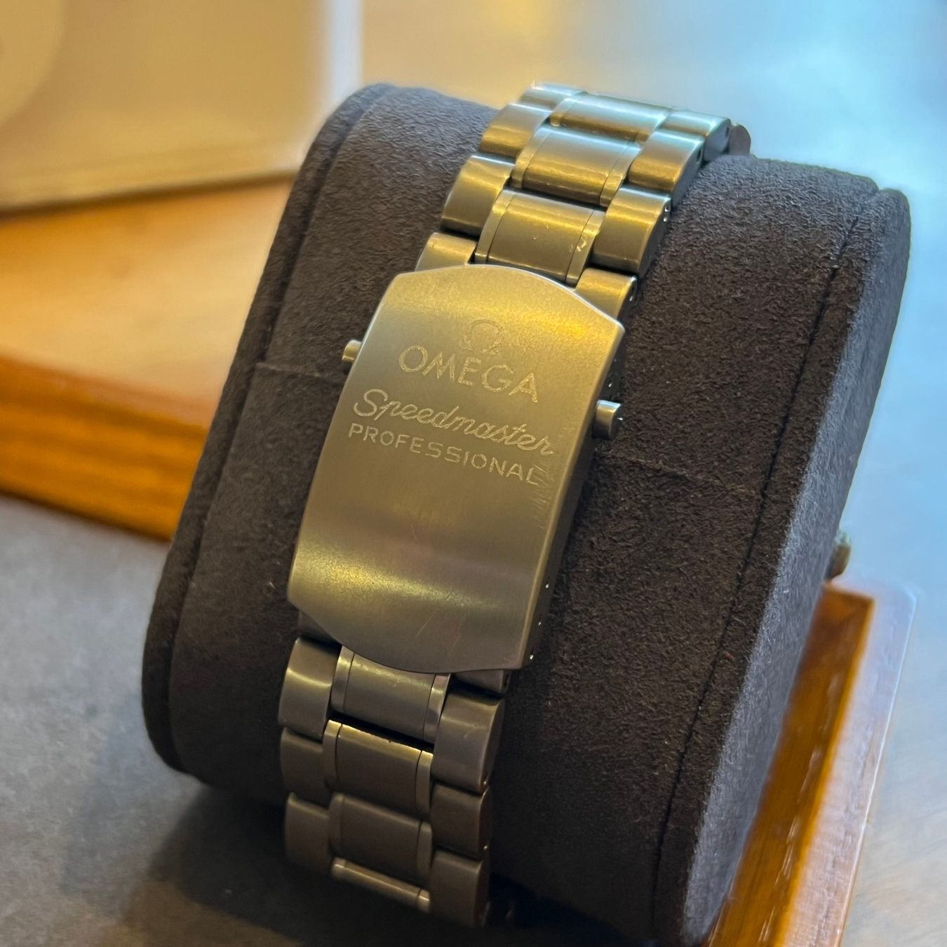 Omega Uhren: Omega Speedmaster Titanium on Titanium Full Set 3290.50 – Gebraucht aus Carouge GE von Watchaser 5