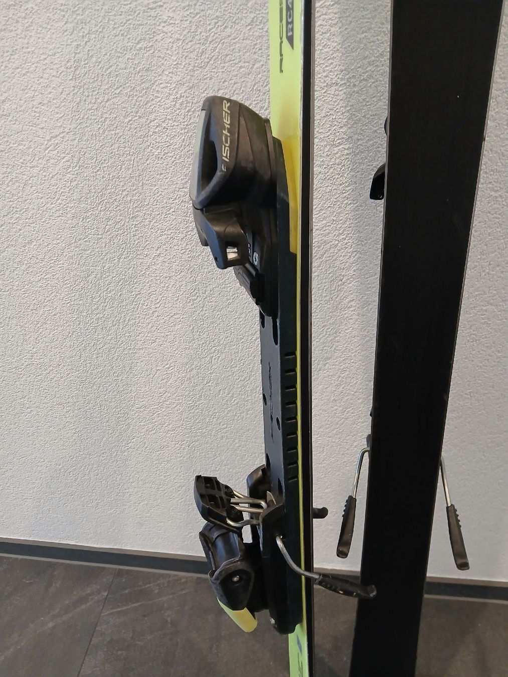 Fischer Skis: Ski Fischer RC4 Racecode 135 cm mit Bindung gebraucht – Gebraucht aus Dozwil von mauzeli3 3