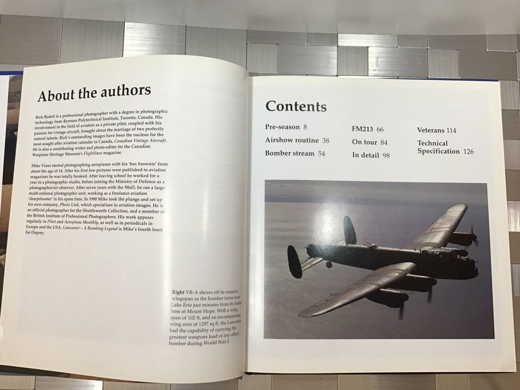 Bücher: LANCASTER A BOMBING LEGEND – Gebraucht aus Männedorf von Spezial-Modelle 1
