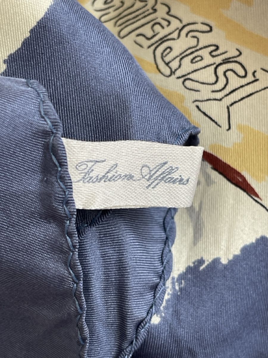 Foulard & Sciarpe: Vintage Silk Scarf Floral Print Spring Accessory Style – Nuovo (secondo la descrizione) da Winterthur venduto da shp_xcc5 2