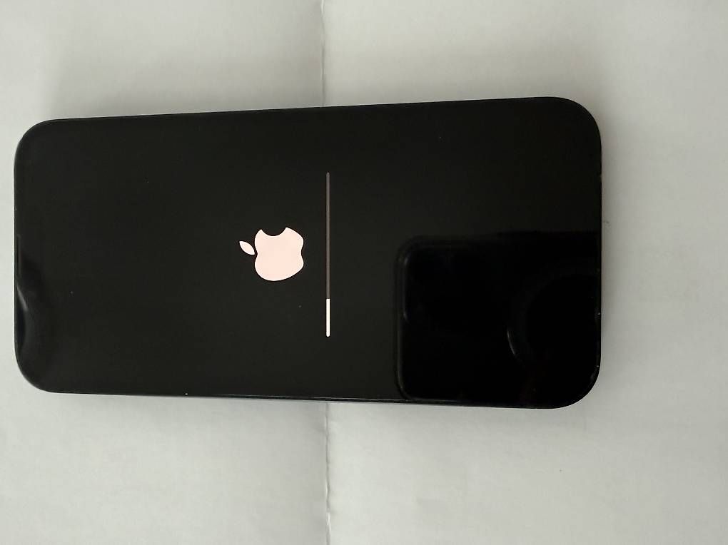 Telefoni cellulari / Smartphones: Apple iPhone 13 Midnight Blue  128 GB – Usato da Erlen venduto da thedewald
