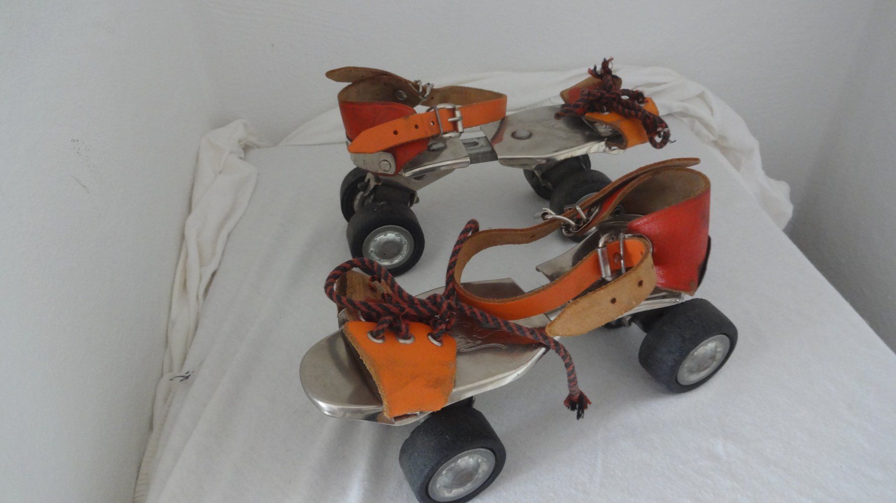 Pattini in linea & Pattini a rotelle: Retro Rollschuhe – Usato da Fisibach venduto da goldfasan52 1