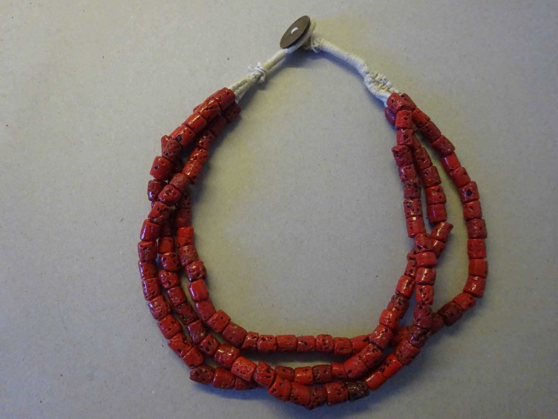 Catenine: Rote Korrallenglas Kette - Indien 1936 – Usato da Esslingen venduto da eintagammeer 5