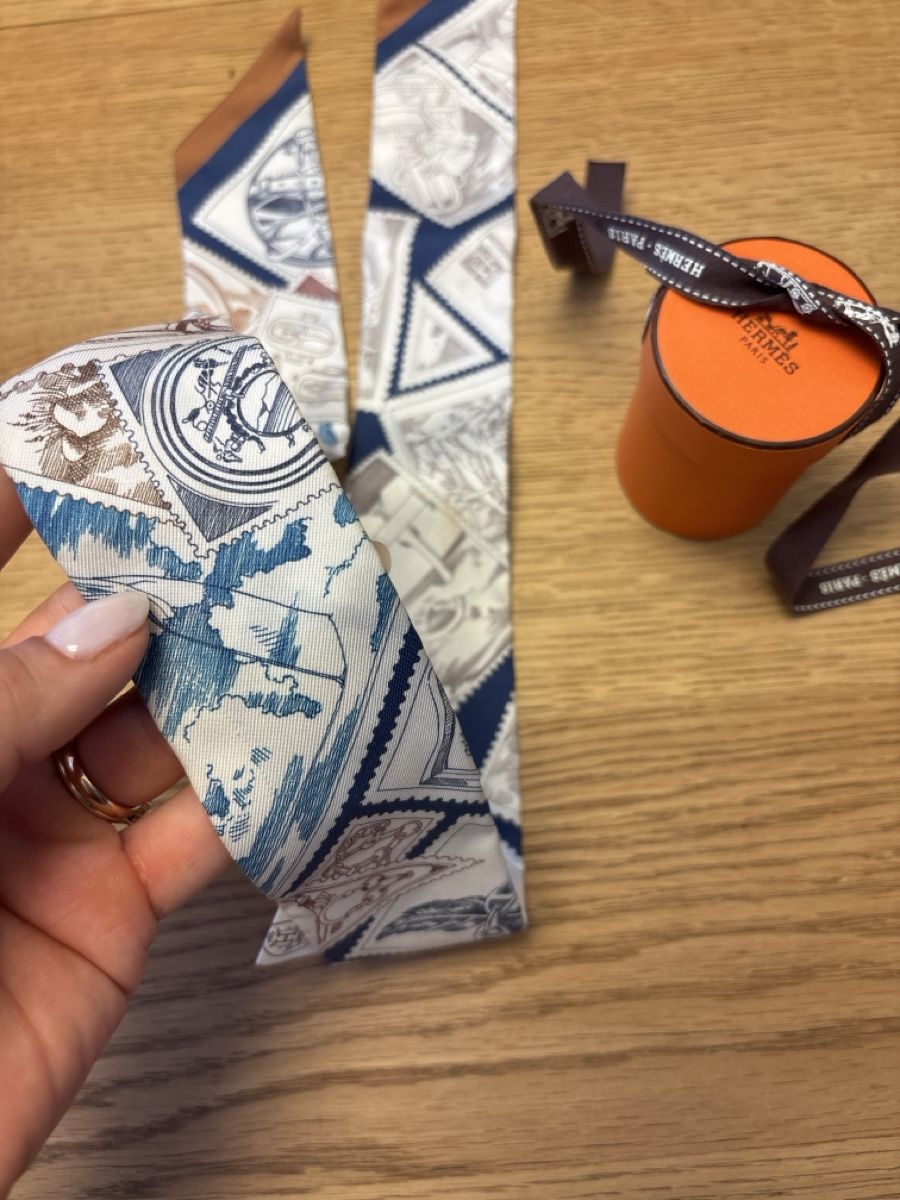 Hermès Foulard & Sciarpe: Hermes Seidenband Twilly mit Box – Usato da Bonstetten venduto da LMGV 1