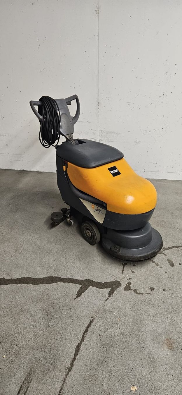 Tutte le macchine: scheuersaugmaschine  taski 450 E – Usato da Wohlen AG venduto da ang_xy8w