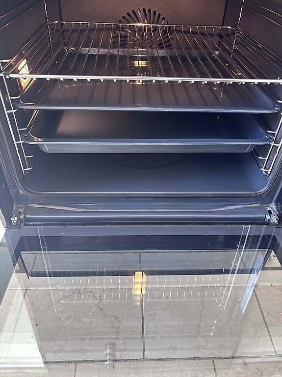 Electrolux Küchengeräte: Backofen mit Herd – Gebraucht aus Münchenbuchsee von Landis02 4