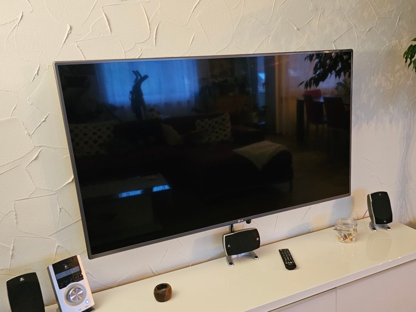LG Monitor: LG Flatron 47WL30MS Display – Usato da Münsingen venduto da Artymus 1