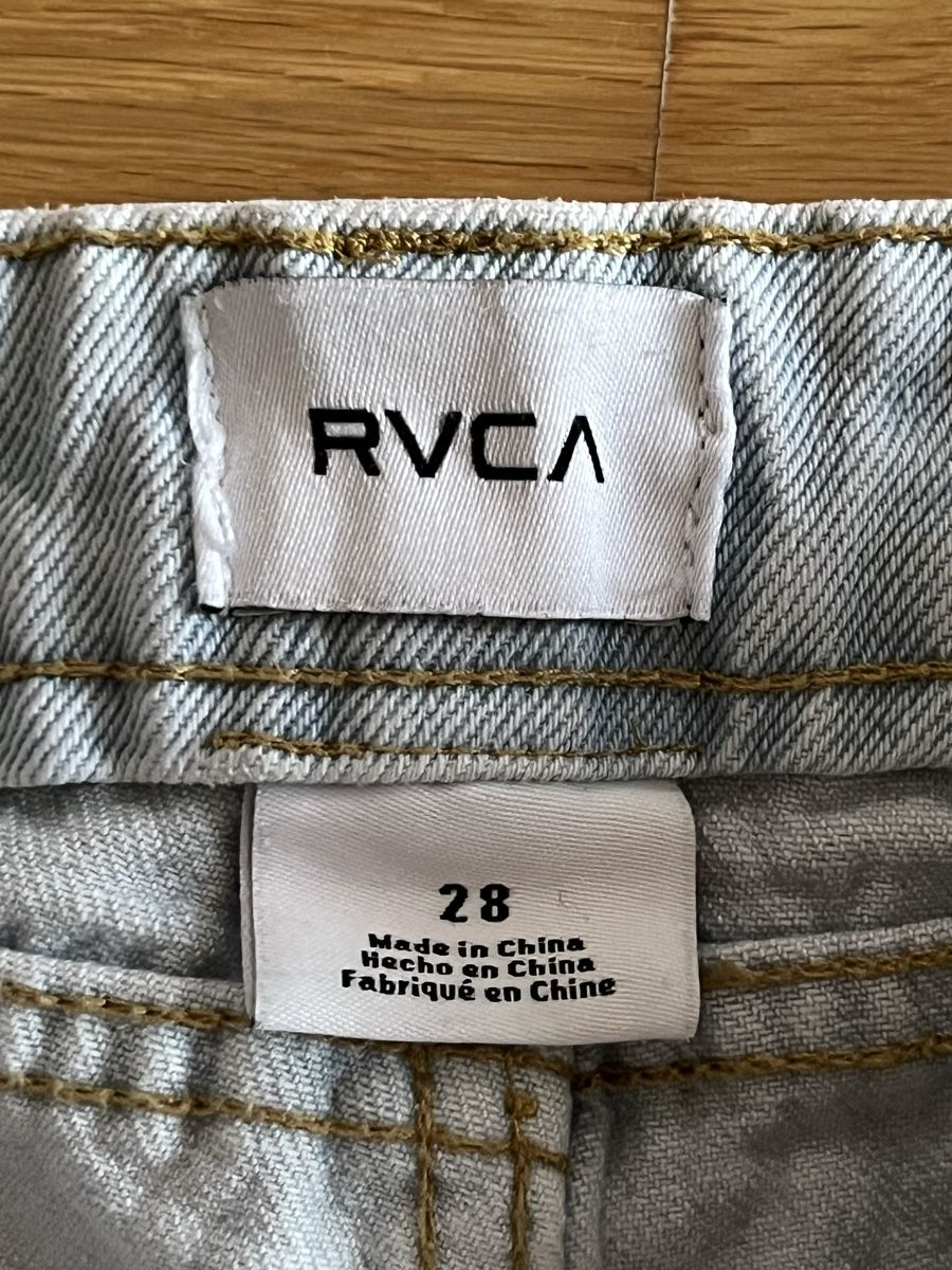 RVCA Pantaloni: RVCA Jeans Shorts, Grösse 28 – Usato da Frauenfeld venduto da heyLani 3
