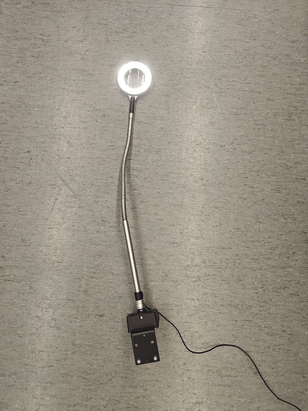 Lampade: Waldmann RLLQ 63 Lampe mit Lupe – Usato da Bütschwil venduto da Patrick4z