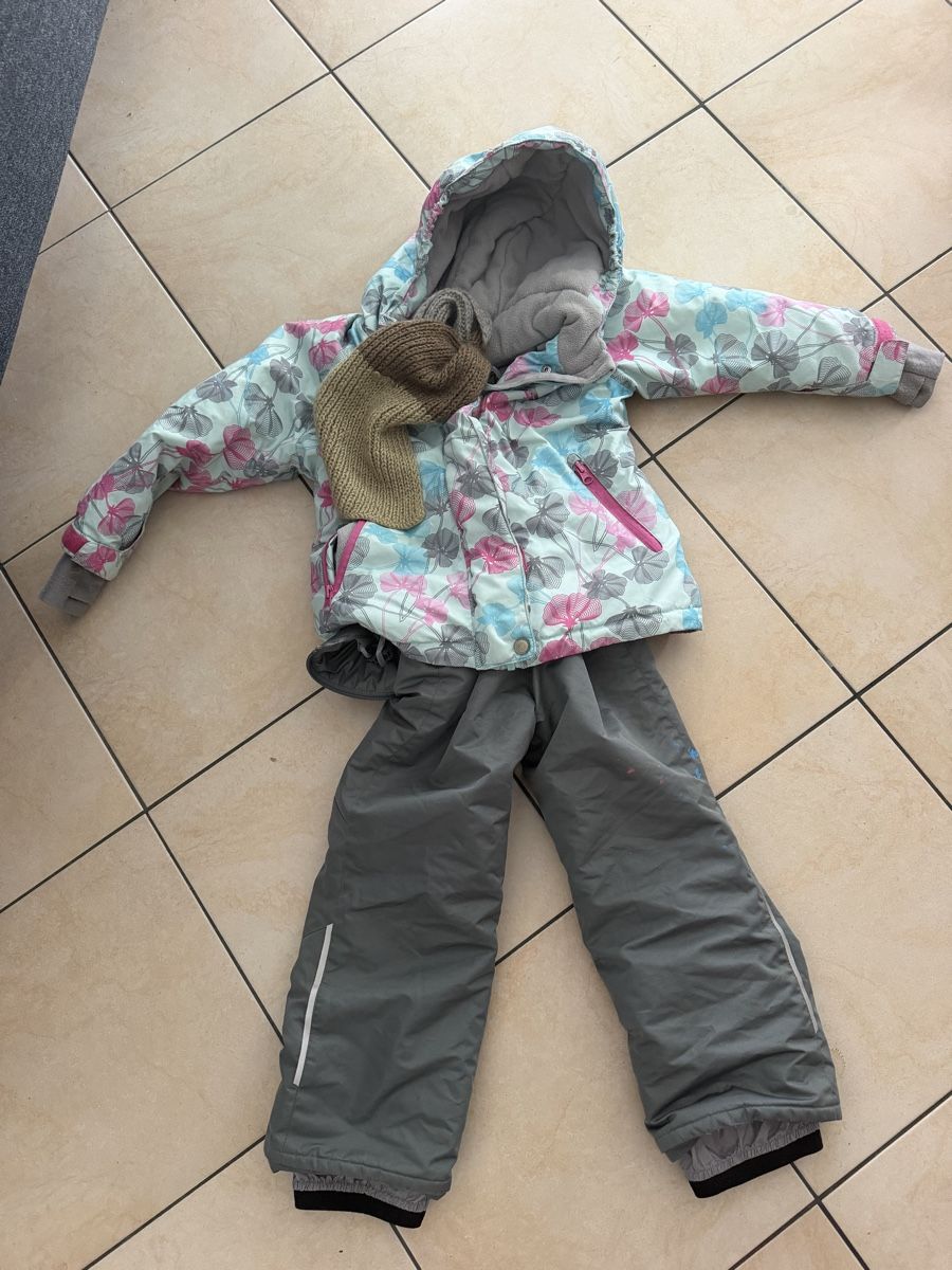 Lotti & Set di vestiti: Kinder Skianzug Set 104  – Usato da Baar venduto da Gar_f9sz