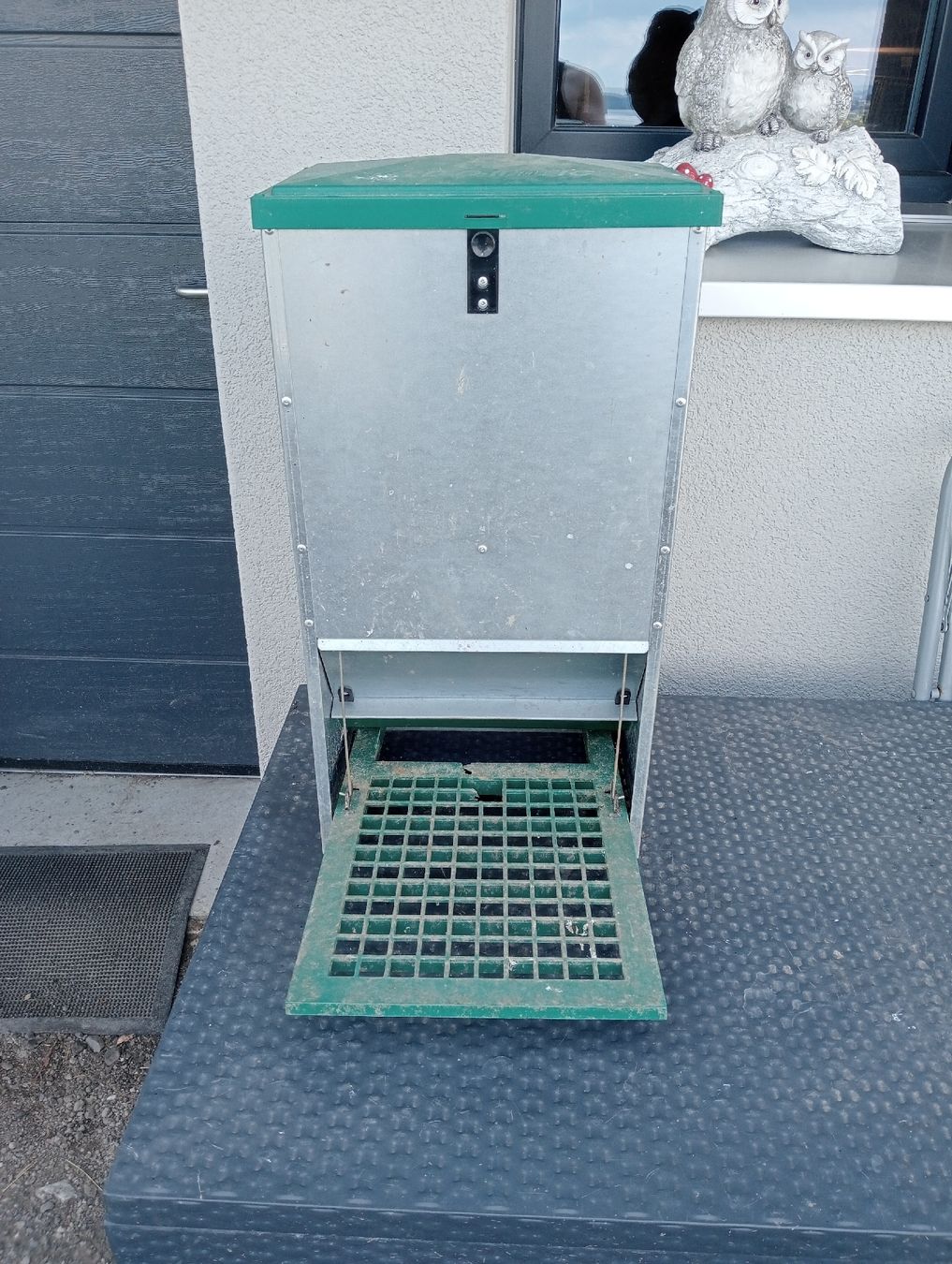 Nourriture: Futterautomat für Hühner – D'occasion à Menznau par Kerajule