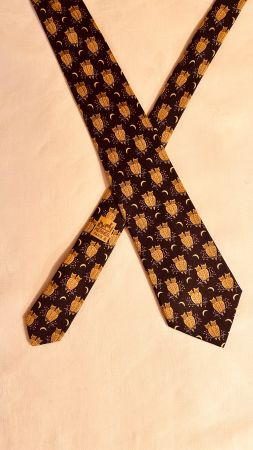 Elegante Hermes Krawatte Seide mit Eulenmuster