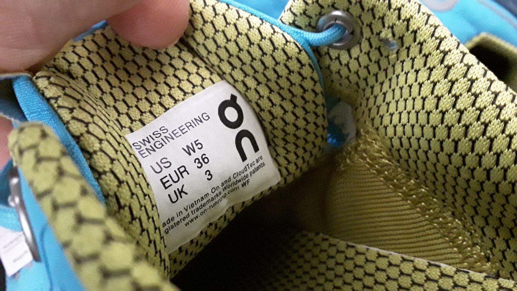 Damenschuhe: Neu on cloude schuhe gr 36 – Neu und originalverpackt aus Dagmersellen von L.Ga. 1