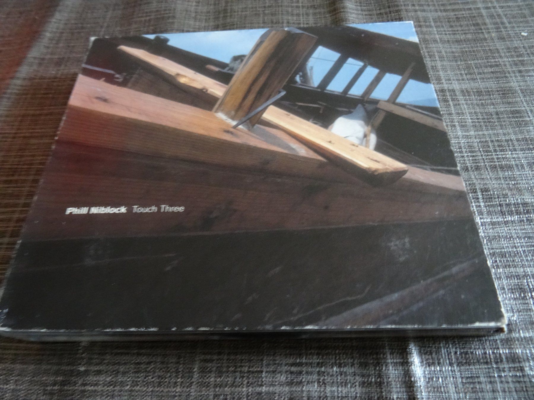 CDs: Phil Niblock - Touch Three CD – Gebraucht aus Olten von Disc-Ausverkauf